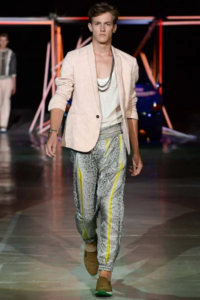 Look 2